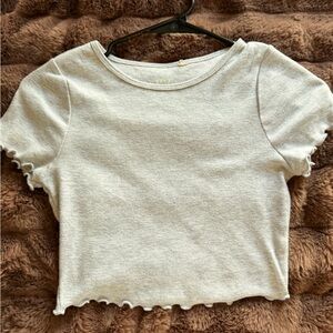 Ribbed Lettuce-Hem Crop Top in Light Gray